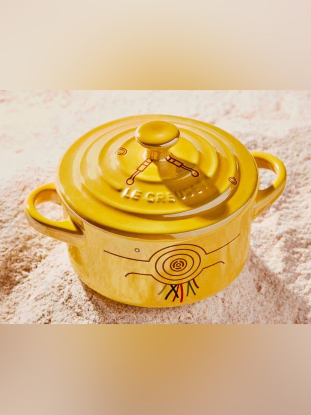 Le Creuset x Star Wars C-3PO Mini Cocotte Dijon Yellow Stoneware 8oz New